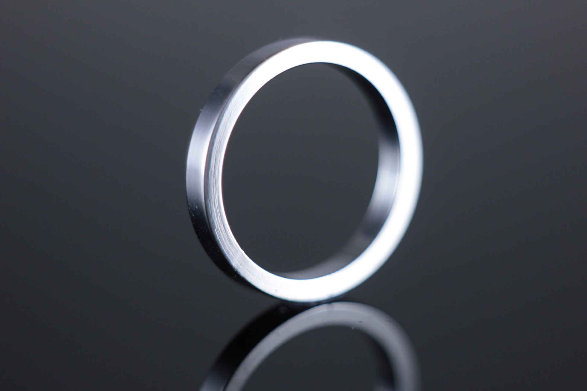 18ct 2.5mm Flat Wedding Band in White Gold