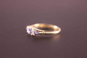 Antique Victorian Sapphire and Old cut Diamonds in 18ct Yellow Gold Ring