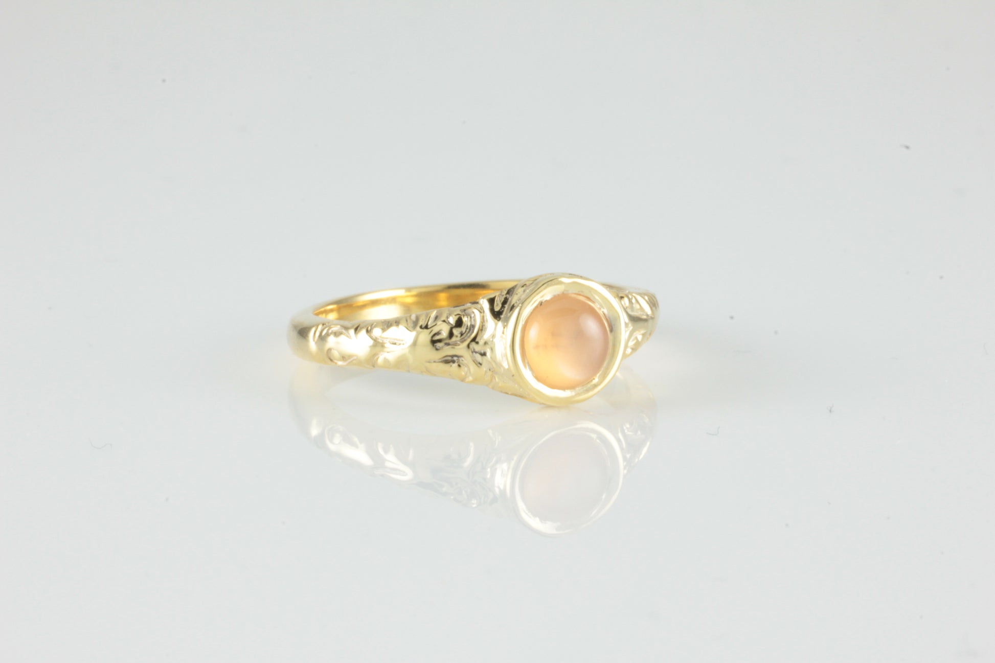 'Narona' Victorian style Pastel Peach Ring