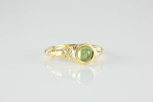 'Narona' Victorian style Round Peridot Cabochon Ring