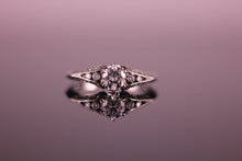 Load image into Gallery viewer, Platinum Engagement Ring Split claws 6-Claw ring