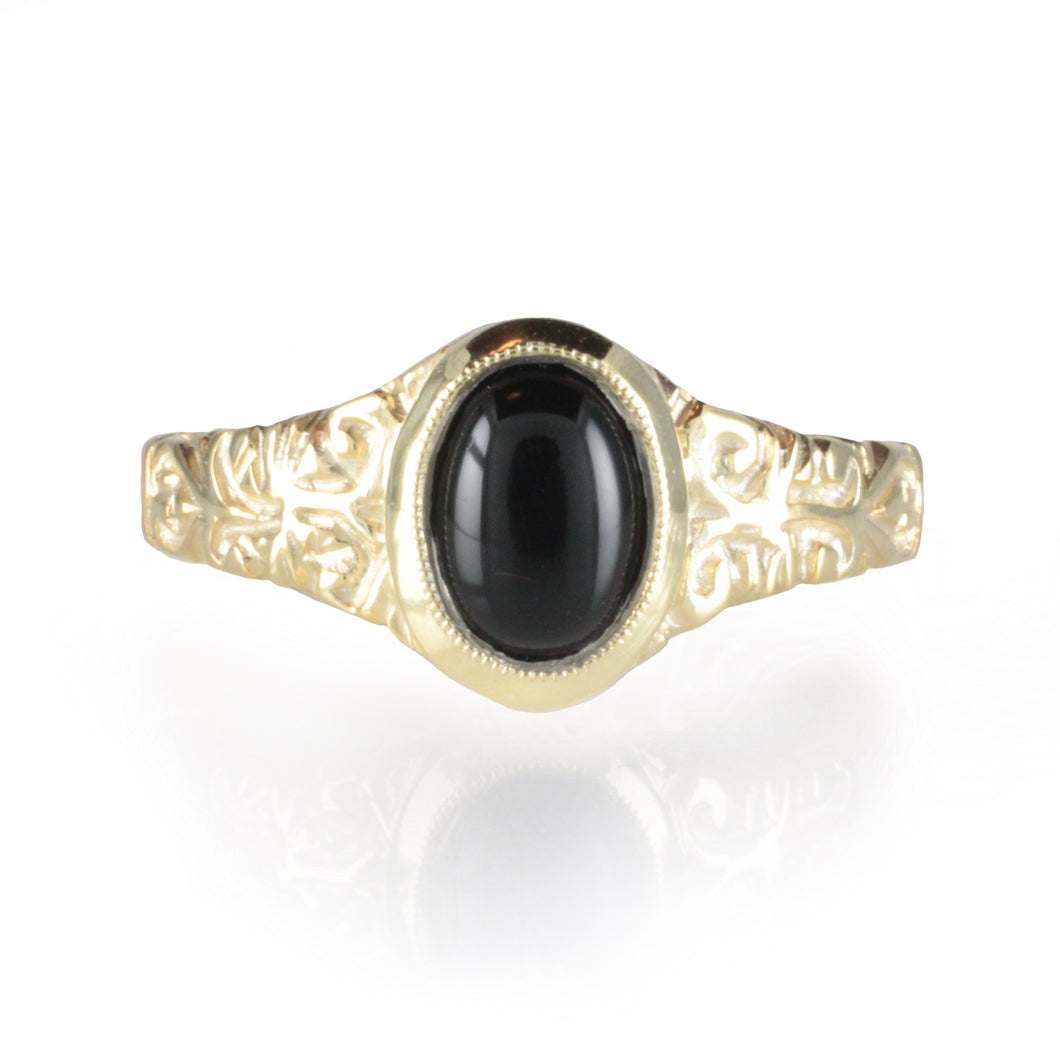 'Sostra' Victorian style Oval Onyx Cabochon Ring